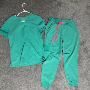 figs matching scrub set